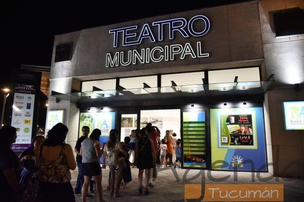 Cartelera de espectáculos en el “Rosita Ávila”