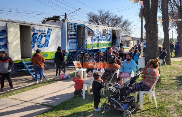 Servicios médicos gratuitos a los vecinos del barrio El Bosque