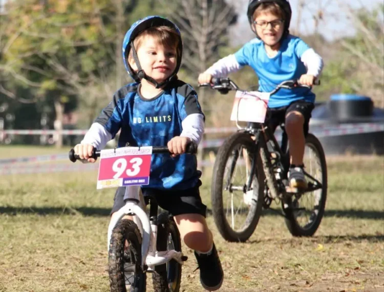 Inauguran una escuela gratuita de Mountain Bike